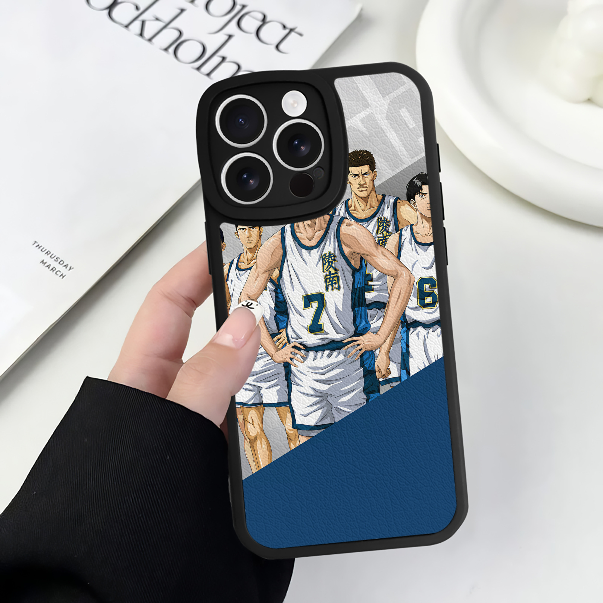 （画像用） SLAM DUNK／スラムダンク 【iPhone 16シリーズ対応】シリコンスマホケース（レザー調） 材質：シリコン